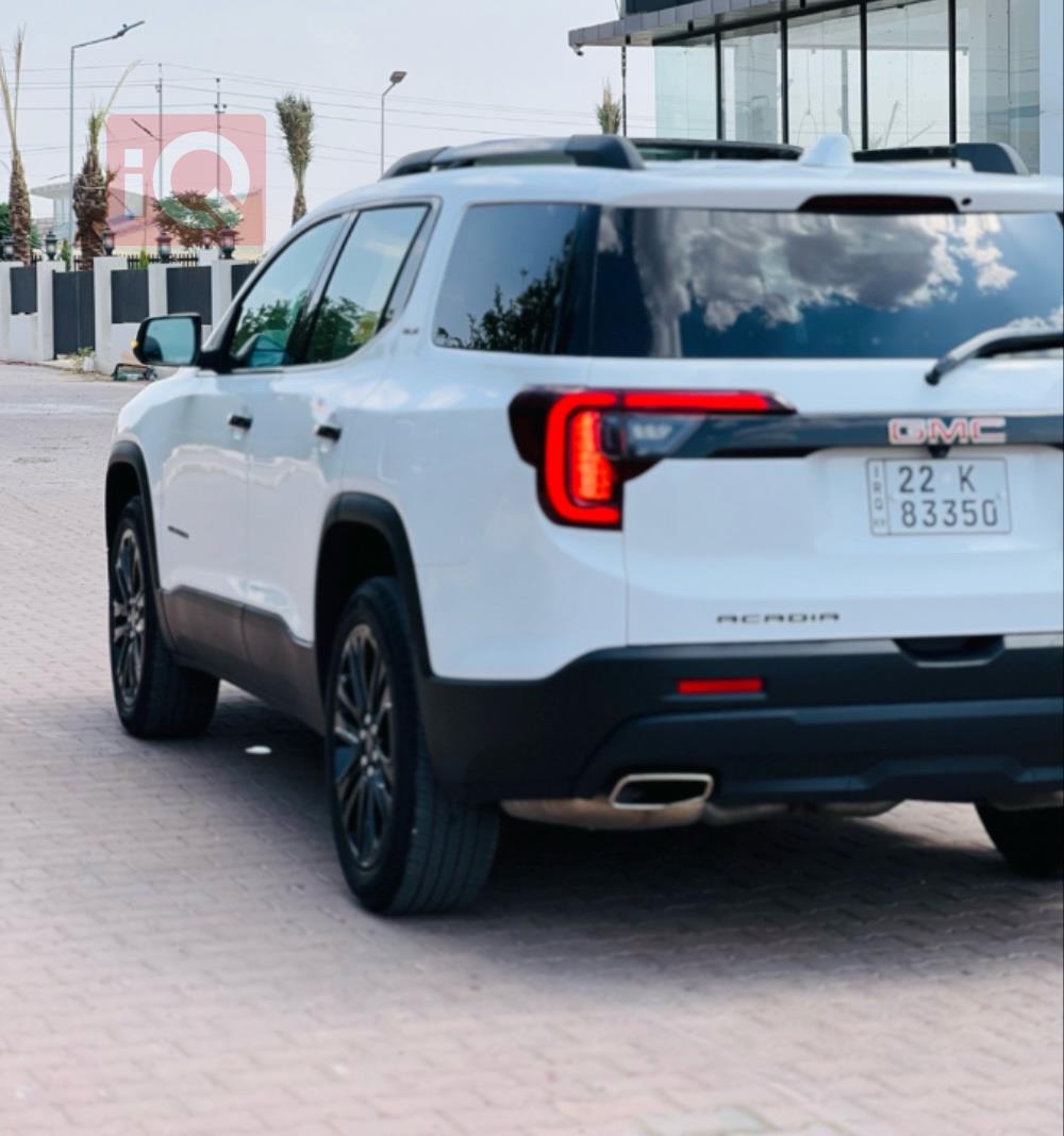 GMC Acadia